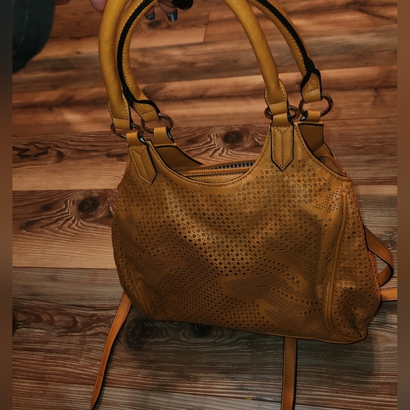 Matthew and Julian Mustard color purse - Picture 2 of 9